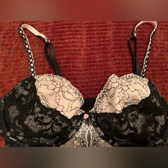 Black & Pink Lace Bra Lingerie Corset 💗 - Picture 9 of 10